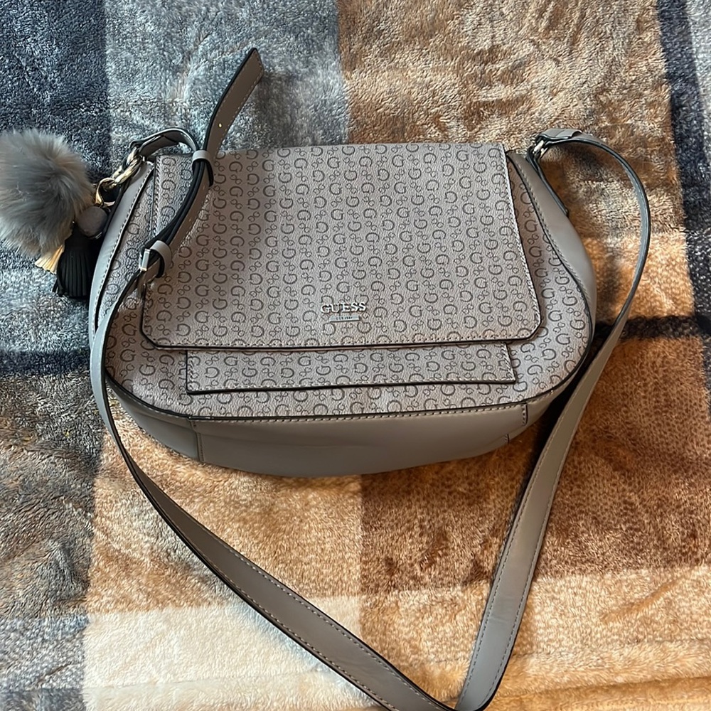 Women’s Guess handbag